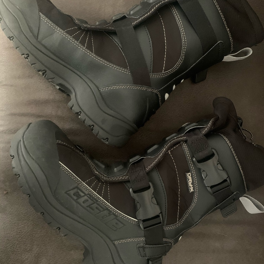 Men’s size 8 Castle X snowmobile winter boots